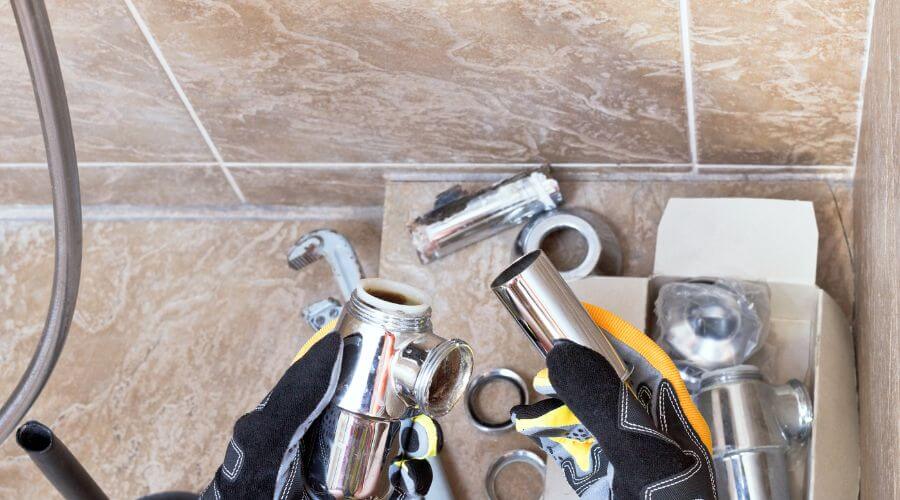 Professional gutter cleaning in Batesville, MS